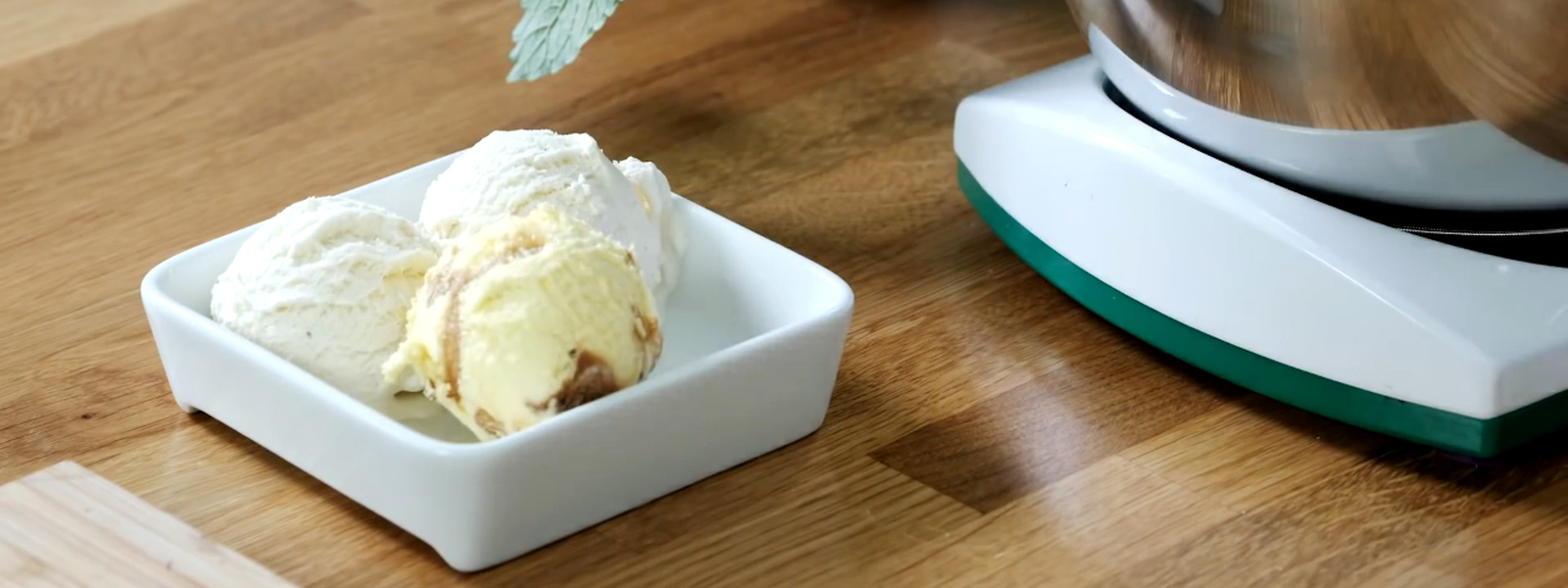 Ako si vyrobiť zmrzlinu bez zmrzlinovača?